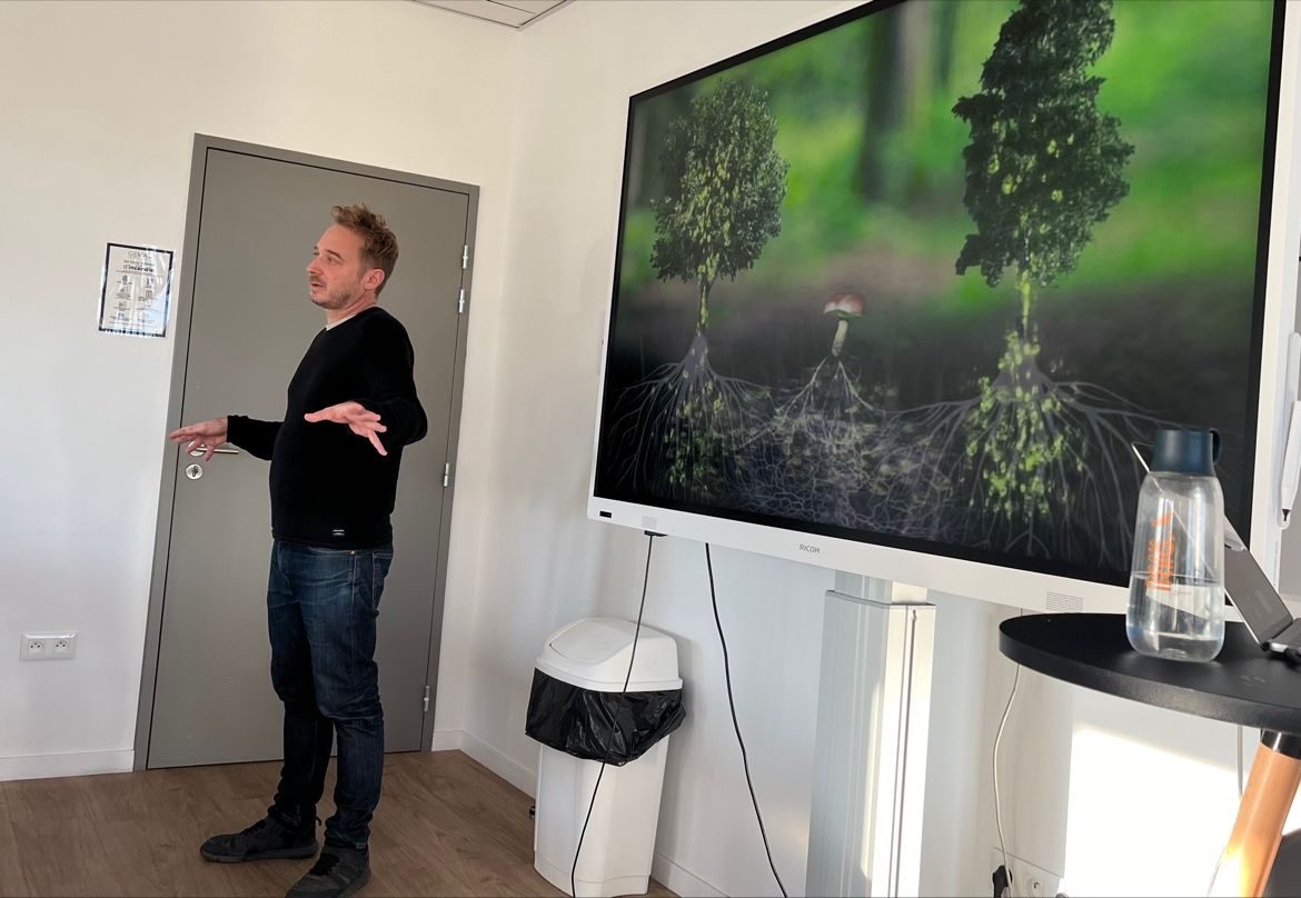 Conférence sur le mycélium